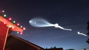 Das Ufo am Nachthimmel entpuppte sich letztlich als SpaceX-Rakete. Foto: Press Association Images