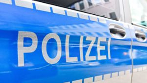 Ein betrunkener 24-Jähriger bespuckte und trat in Remseck Polizeibeamte (Symbolbild). Foto: imago images/Jan Huebner/Blatterspiel