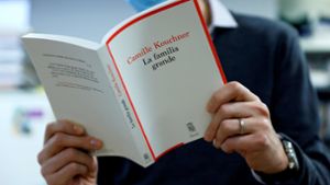 Das Buch von Camille Kouchner über mögliche sexuelle Übergriffe ihres Stiefvaters gegenüber ihrem Bruder wirbelt in Frankreich sehr viel Staub auf. Foto: dpa/Thomas Samson