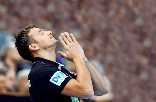 Hilft nur beten? Handball-Bundestrainer Christian Prokop weiß, dass er bei der Heim-WM liefern muss,  bei einem frühen Scheitern wäre er nicht mehr zu halten. Foto: Getty
