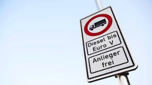 Die Kraftfahrzeug-Verbände im Südwesten wollen bei dem neuen Entwurf des Luftreinhalteplans durchsetzen, dass die Werkstätten in Stuttgart Ausnahmegenehmigungen erhalten. (Symbolfoto) Foto: dpa