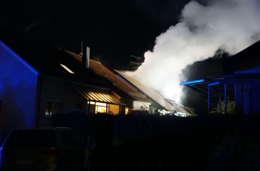 Der Brand in Horrheim am frühen Sonntagmorgen hat ein Todesopfer gefordert. Foto: SDMG//Hemmann