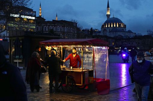 Innerhalb von wenigen Wochen bekamen die Türken 40 Prozent weniger Ware fürs Geld. Foto: dpa/Francisco Seco