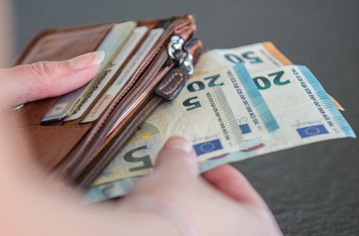 Wie viel Geld kommt in die gemeinsame Haushaltskasse? Foto: Imago/Fotostand//K. Schmitt