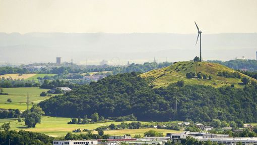 Für die Menschen rund um Korntal-Münchingen ist der Grüne Heiner längst zum Wahrzeichen geworden. 2022 produzierte das Windrad 612,6 Megawattstunden Strom. Foto:  