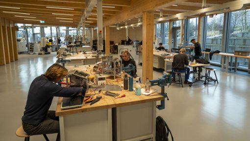 Ein Blick in die Azubi-Werkstatt im neuen Trumpf-Ausbildungszentrum in Ditzingen. Foto: /Jürgen Bach/Simon Granville