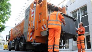 Auch die Gebühren für die Stuttgarter Müllabfuhr werden im neuen Jahr angehoben. Foto: picture alliance/dpa/Bernd Weissbrod