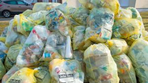 Der Gelbe Sack ist der Inbegriff der Mülltrennung. Zurzeit erscheint es sinnlos, ihn zu füllen. Foto: dpa/Patrick Pleul