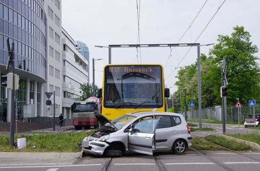 Der Unfallort am Kreisverkehr Am Wallgraben/Industriestraße in Vaihingen. Foto: SDMG