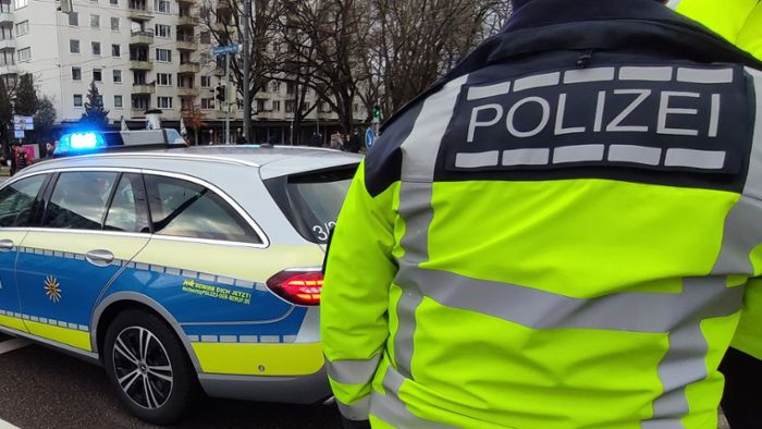 Unfall in Ludwigsburg: Bei Spurwechsel gegen   Bus geprallt
