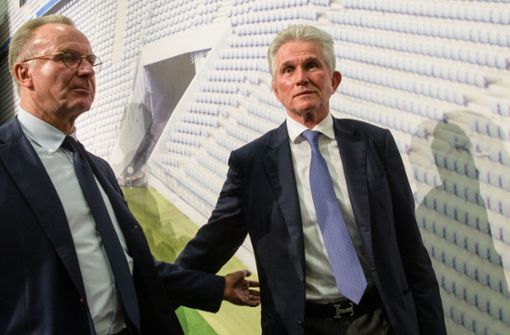FC-Bayern-Chef Karl-Heinz Rummenigge würde Jupp Heynckes gerne als Trainer halten. Foto: dpa