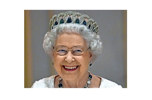 Hat gut lachen: die Queen ist auch mit 90 Jahren fit und robust Foto: dpa