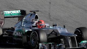 Michael Schumacher testet seinen neuen Mercedes Foto: dpa