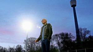 Bei den Blauen drohen die Regionalliga-Lichter auszugehen: Unter Trainer Jürgen Seeberger setzt es die vierte Pflichtspiel-Niederlage. Foto: Baumann