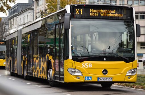 Die Nummer 1 ist in Stuttgart prominentester Vertreter der X-Linien. Sie pendeln aber auch weit in die Region hinaus. Ihr Betrieb endet im September 2024. Foto: Lichtgut/Max Kovalenko