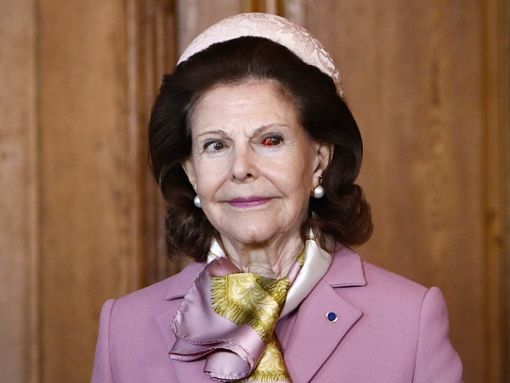 Königin Silvia hatte beim finnischen Staatsbesuch ein blutunterlaufenes Auge. Foto: ddp