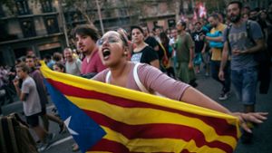 Befürworter der Unabhängigkeit Kataloniens demonstrierten in der Innenstadt von Barcelona. Die Chronologie der Ereignisse sehen Sie in unserer Bilderstrecke. Foto: AP