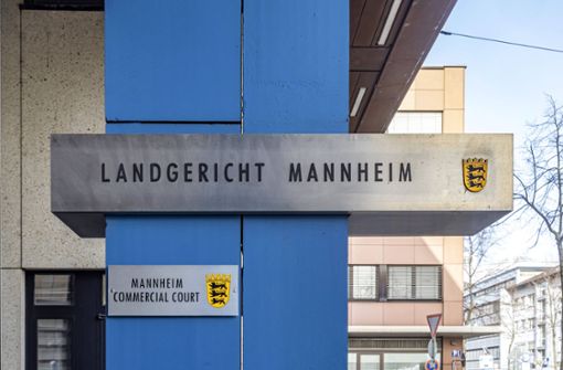 Das Landgericht Mannheim hat eine 73-jährige Frau wegen versuchten Totschlags zu drei Jahren Haft verurteilt. Foto: imago images/Arnulf Hettrich/ARNULF HETTRICH via www.imago-images.de