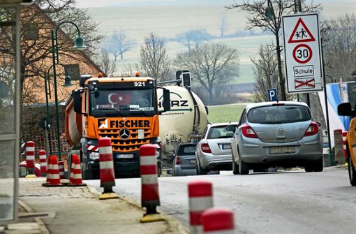 In Erkenbrechtsweiler ist es besonders eng zugegangen. Die Gemeinde hat sich mit Pollern geschützt. Foto:  