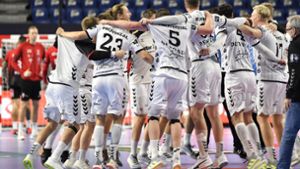 Die Spieler des THW Kiel jubeln über den Finaleinzug. Foto: AP/Martin Meissner