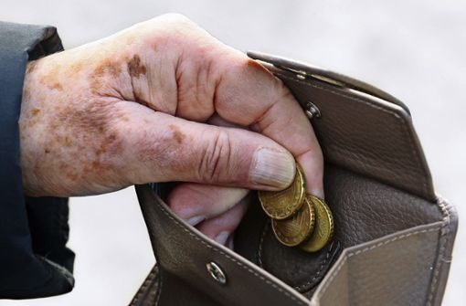 Viele Rentner müssen jeden Cent umdrehen. Foto: Picture Alliance//Stephanie Pilick