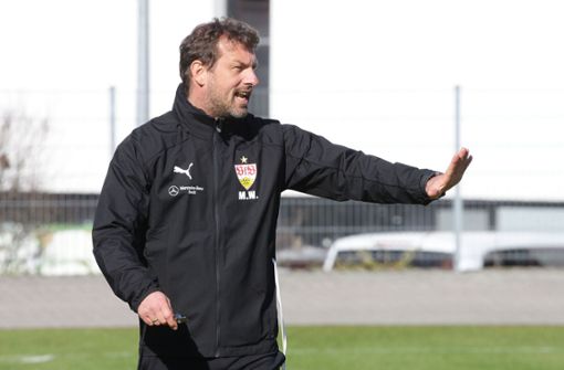 Auch für den Trainer Markus Weinzierl persönlich geht es am Samstag gegen den 1. FC Nürnberg um viel. Foto: Baumann