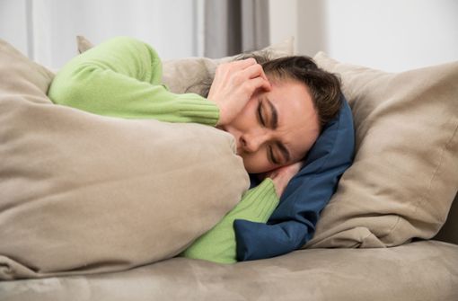 Viele Menschen schlafen zu wenig. Nach Aussage von Experten kann sich das nicht nur auf die Leistungsfähigkeit auswirken, sondern auch auf die Gesundheit. Schlafmangel kann das Gedächtnis, den Stoffwechsel und das Immunsystem beeinträchtigen. Foto: dpa