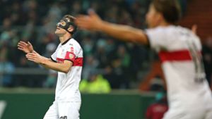 Auch Christian Gentner (links) ist nicht zufrieden: Der VfB verliert 0:1 gegen Werder Bremen. Foto: Pressefoto Baumann