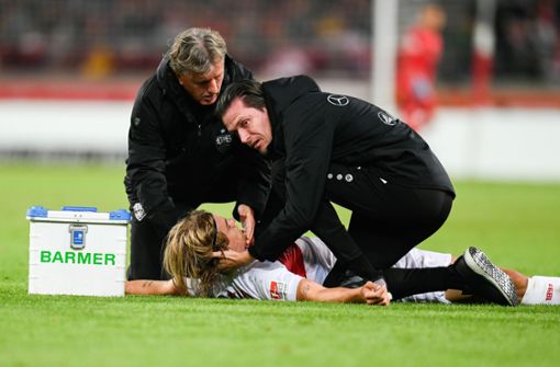 Borna Sosa vom VfB Stuttgart hat immer noch mit den Auswirkungen aus dem Spiel gegen Wehen Wiesbaden zu kämpfen. Foto: dpa/Tom Weller