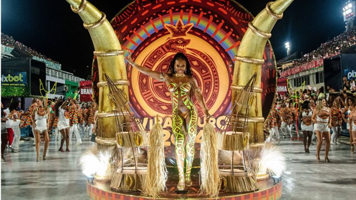 Schlüsselübergabe an „König Momo“: Karneval in Rio de Janeiro beginnt