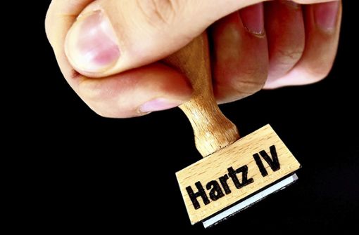 Hartz IV soll auf das Abstellgleis geschoben werden. Foto: dpa/Ralf Hirschberger