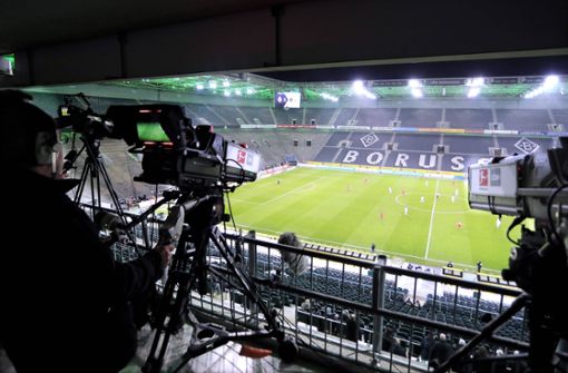 Wie werden die Geisterspiele der Bundesliga im Fernsehen übertragen? Foto: imago images/Laci Perenyi