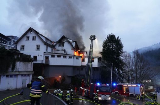 Das Restaurant „Schwarzwaldstube“ in der „Traube Tonbach“ steht in hellen Flammen. Foto: Andreas Rosar Fotoagentur-Stuttg/Andreas Rosar Fotoagentur-Stuttg