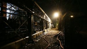 Das Affenhaus im Krefelder Zoo ist bei einem Brand zerstört worden, alle Tiere darin sind dabei gestorben. Foto: dpa/David Young