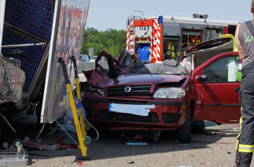 Die A81 musste nach einem Unfall in Richtung Stuttgart gesperrt werden. Foto: SDMG