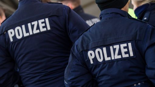 Die Polizei ermittelt in zu den beiden unbekannten Räubern. (Symbolfoto) Foto: imago/Manngold/Rainer Keuenhof