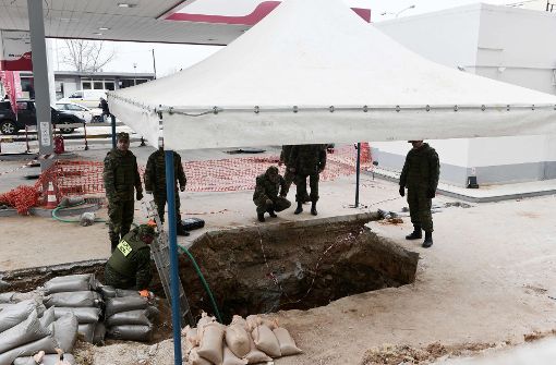 Die Bombe war bei Bauarbeiten gefunden worden. Sie soll am frühen Nachmittag entschärft werden. Foto: AFP