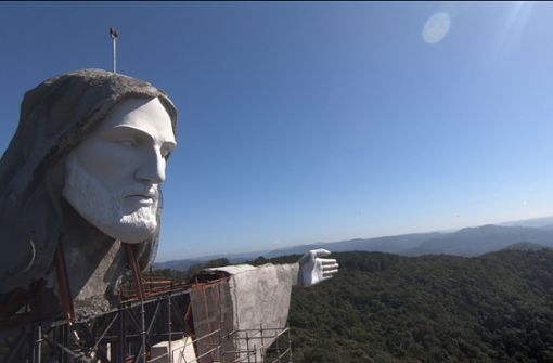Detailansicht der Statue von Christus, dem Beschützer, die sich im Bau befindet. Foto: Lucas Amorelli/dpa