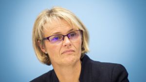 Forschungsministerin Anja Karliczek (CDU) sieht sich in der Affäre um die Vergabe der Batterie-Forschungsfabrik  heftiger Kritik ausgesetzt. Foto: dpa/Arne Immanuel Bänsch
