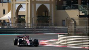 Das Alfa Romeo F1 Team bei den Testfahrten nach der Saison 2022 auf dem Yas Marina Circuit Abu Dhabi (Archivfoto). Foto: IMAGO/PanoramiC/IMAGO/FLORENT GOODEN