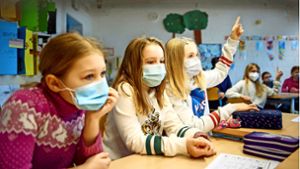 Für Schüler im Präsenzunterricht gilt Maskenpflicht. Foto: picture alliance/dpa/Gregor Fischer