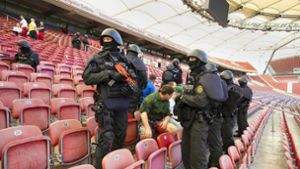 Mit einer groß angelegten Übung hat sich die Polizei in  Stuttgart vor wenigen Tagen auf terroristische Angriffe während der  Europameisterschaft vorbereitet. Foto: Lichtgut/Leif Piechowski