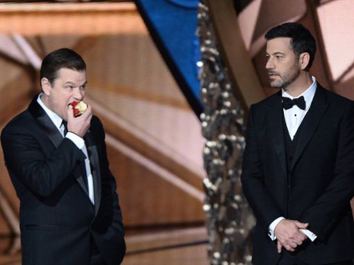 Spielerische Rivalen: Matt Damon (l.) und Jimmy Kimmel, hier bei der Emmy-Verleihung 2016. Foto: imago/UPI Photo