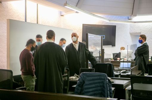 Im Prozess um einen blutigen Angriff in Plochingen stehen drei junge Männer vor Gericht. Foto: Roberto Bulgrin