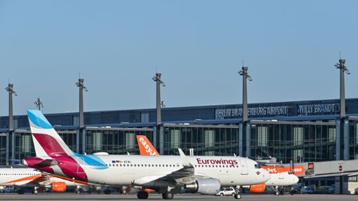 Mitarbeitende der Lufthansa-Tochter Discover (ehemals Eurowings) streiken ab morgen. (Archivbild) Foto: dpa/Patrick Pleul