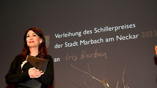 Eine gerührte  Iris Berben hat mit ihrer Dankesrede für den Preis das Publikum beeindruckt. Foto: Werner Kuhnle