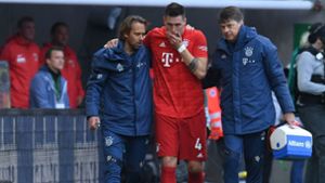 Niklas Süle musste gegen den FC Augsburg verletzt ausgewechselt werden. Foto: AFP/CHRISTOF STACHE