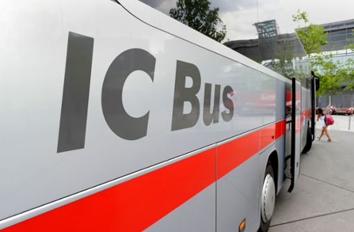 Der IC-Bus der Deutschen Bahn fährt nur noch bis Ende des Jahres. Die Bahn stellt das teuer ausgebaute Fernbusangebot ein. Foto: dpa