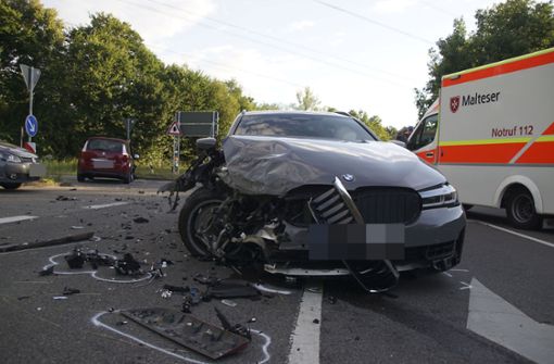 Die vier Insassen im BMW blieben unverletzt. Foto: SDMG/SDMG / Dettenmeyer
