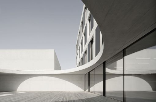 Fulminante Betonskulptur: die John-Cranko-Schule in Stuttgart von  Burger Rudacs Architekten Foto: Mies van der Rohe Award/Brigida González